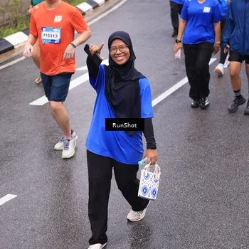 Runner Photo 7944347