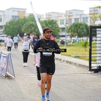 Runner Photo 7944353