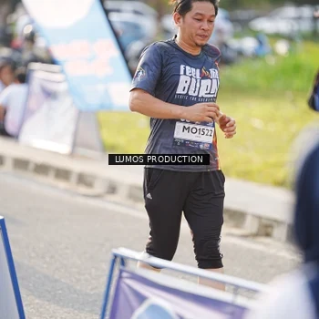 Runner Photo 7944359