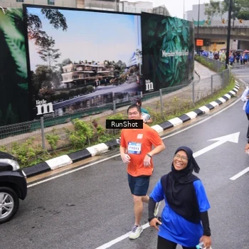 Runner Photo 7944364