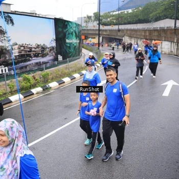 Runner Photo 7944367