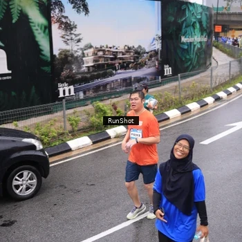 Runner Photo 7944371