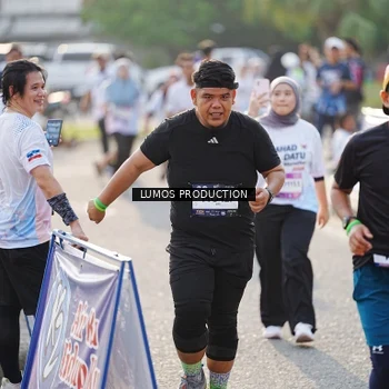Runner Photo 7944378