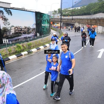Runner Photo 7944392
