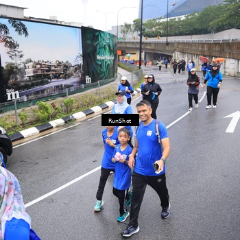 Runner Photo 7944411