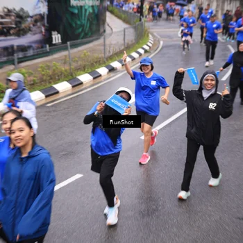 Runner Photo 7944419