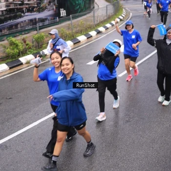 Runner Photo 7944422