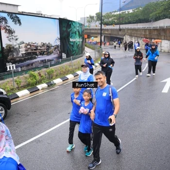 Runner Photo 7944443