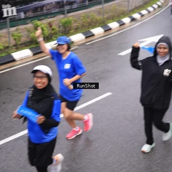 Runner Photo 7944449