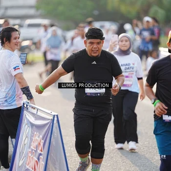 Runner Photo 7944450