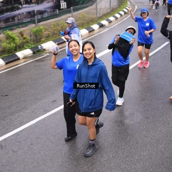 Runner Photo 7944472