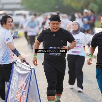 Runner Photo 7944475
