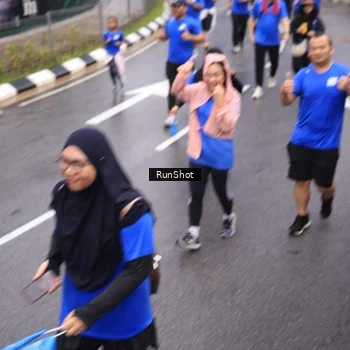 Runner Photo 7944498