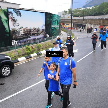 Runner Photo 7944503