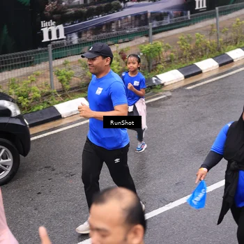 Runner Photo 7944521