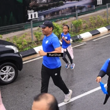 Runner Photo 7944522