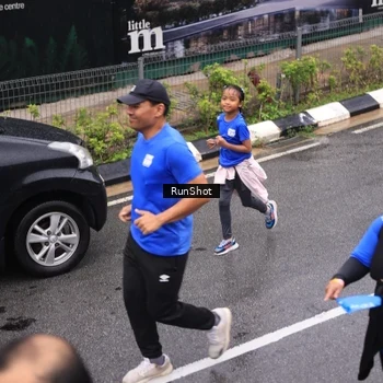 Runner Photo 7944524
