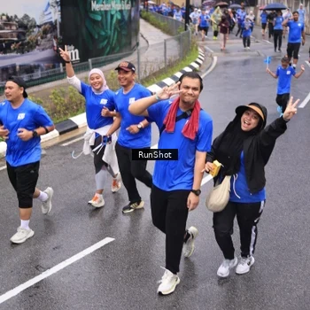 Runner Photo 7944541