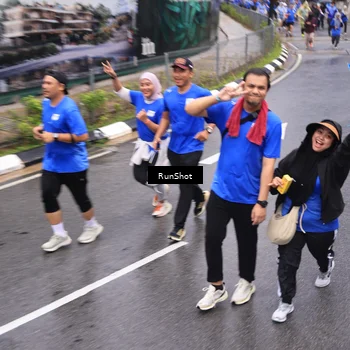 Runner Photo 7944543