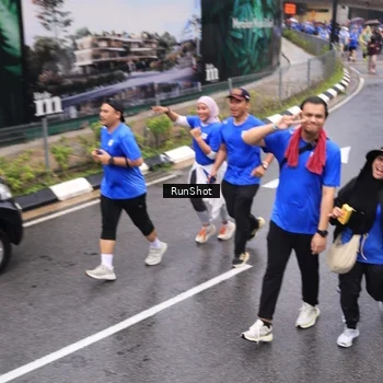 Runner Photo 7944544