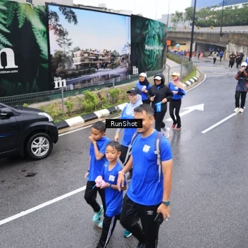 Runner Photo 7944545