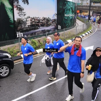 Runner Photo 7944552