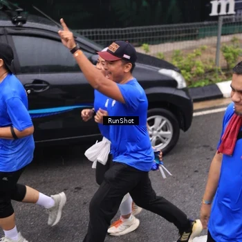 Runner Photo 7944560