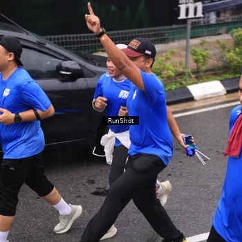Runner Photo 7944561