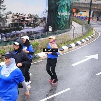 Runner Photo 7944649