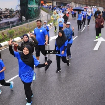Runner Photo 7944653