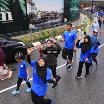 Runner Photo 7944661