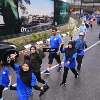 Runner Photo 7944663