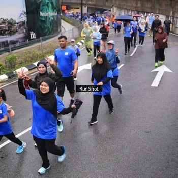 Runner Photo 7944669