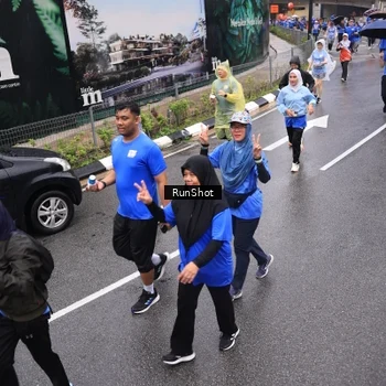 Runner Photo 7944676