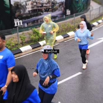 Runner Photo 7944678