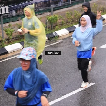 Runner Photo 7944683