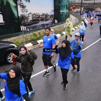Runner Photo 7944684
