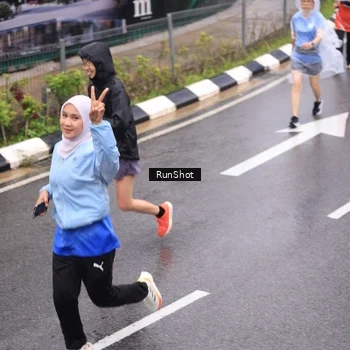 Runner Photo 7944685