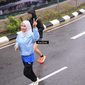 Runner Photo 7944687