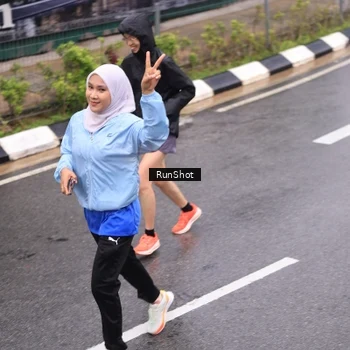 Runner Photo 7944689