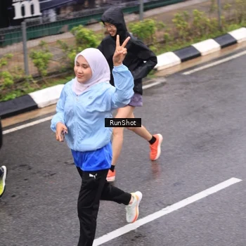 Runner Photo 7944691