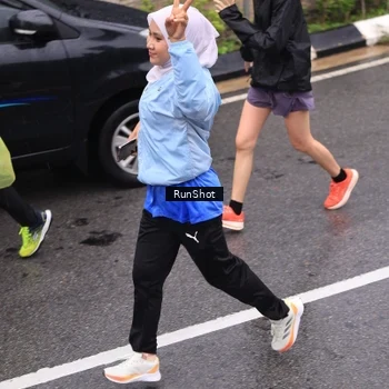 Runner Photo 7944695