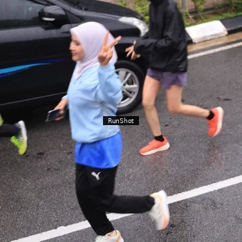 Runner Photo 7944699