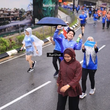 Runner Photo 7944720