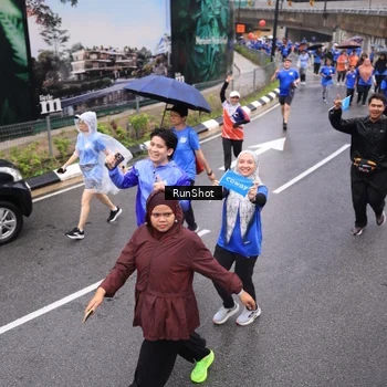 Runner Photo 7944724