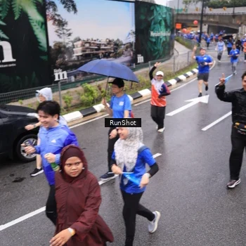 Runner Photo 7944726
