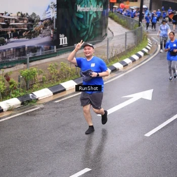 Runner Photo 7944749