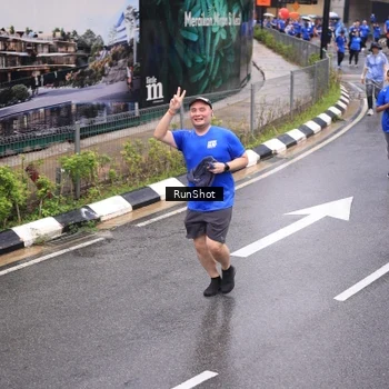 Runner Photo 7944751