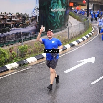 Runner Photo 7944753