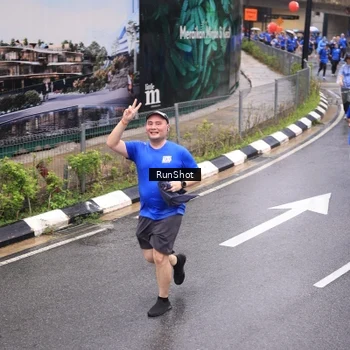 Runner Photo 7944756